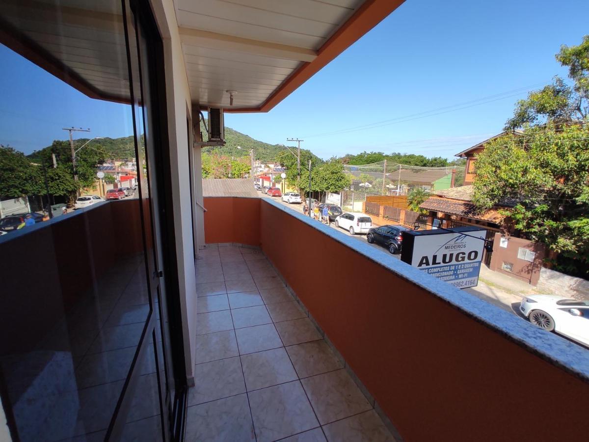 Appartamento Residencial Medeiros Guarda do Embaú Esterno foto